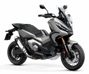 Honda ADV 350 (ABS) - 摩托车租赁至少 3 天